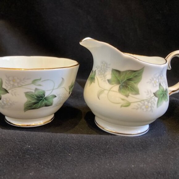 Duchess fine Bone China "Ivy" Creamer and Sugar bowl. Excellent Condition - Picture 2 of 7